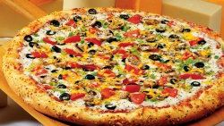 Uygunsuz etleri pizza ile elden çıkarıyorlar