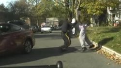Amerikan polisi yine bir siyahiyi vurdu