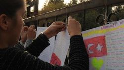 Derikli öğrencilerden Safitürk'ün eşine anlamlı hediye