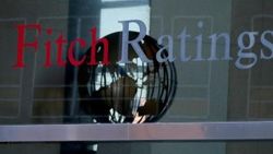 Fitch İngiltere'nin kredi notunu korudu