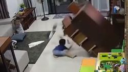 Duvara sabitlenmeyen şifonyer çocuğu öldürüyordu