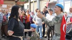 Afrin'den dönen komando er coşkuyla karşılandı