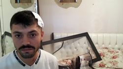 Evinde uyurken başına tuğla düştü