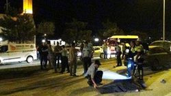 Adapazarı'nda otomobilin çarptığı motosikletli çift öldü