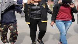 Polislere ahlaksız teklifte bulununca yakalandılar