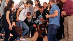 Kızı öldürülen anne adliyede fenalık geçirdi
