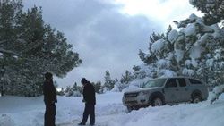 Afyonkarahisar'da karda mahsur kalan 16 köylü kurtarıldı