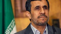 Ahmedinejad Hamaney’in tavsiyesine uydu: Aday olmuyorum