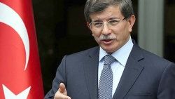 Davutoğlu'ndan CHP'li vekile Esad eleştirisi