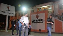Şanlıurfa'da AK Parti binasına bombalı saldırı