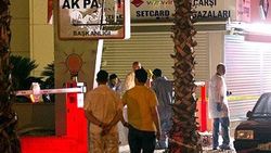 İzmir'de AK Parti binasına bombalı saldırı