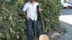 Ali Güven'den zincirli eylem