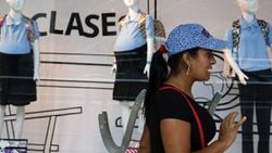 Venezuela'da bir vitrine hamile çocuk mankenleri koyuldu