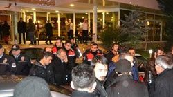 Alkollü genç kızlar yeni yıla karakolda girdi