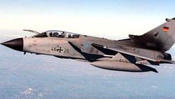Almanya: Rus uçakları tornadolarımızı takip ediyor