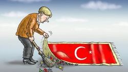 Alman karikatüristin Merkel karikatüründe Türk Bayrağı