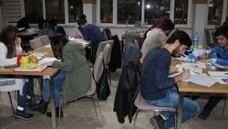 Amasya Üniversitesi rektöründen öğrencilere gece ikramı