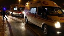 Yüzüne molotofkokteyli isabet eden polis yaralandı