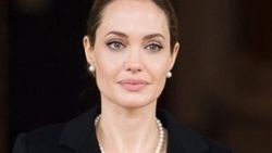Angelina Jolie yeniden ameliyat olacak