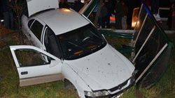 Ankara'da otomobil otobüs durağına daldı
