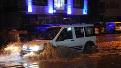 Ankara'da yağmur sele neden oldu