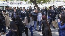 Ankara Üniversitesi'nde öğrenciler arasında kavga çıktı İZLE