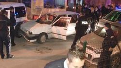 Ankara'da polisten kaçan zanlılar ekip otosuna çarptı