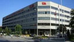 Ankara'da belediye binası önünde bomba paniği