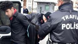 Polisin dur ihtarına uymayan sürücü 'hadi vurun beni' dedi