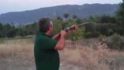 Antalya'da PKK'ya öfkelenen adam dağa çıkıp meydan okudu