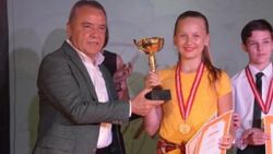 Antalya'da Rus öğrencilerin karne sevinci