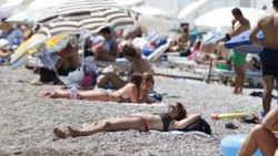 Antalya’da bayram sahile taştı