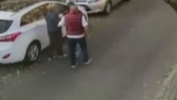 Sizi futbolcu yapacağım dedi çocukları dolandırdı