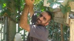 Sinirlenip benzin döken şahıs ağzındaki sigarayla yandı