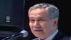 Bülent Arınç'ı ağlatan sunucu