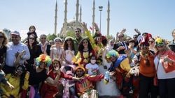 Adana'da karnaval çoşkusu