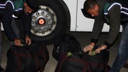Osmaniye'de otobüsten 53 kilo esrar çıktı