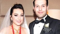 Düğünde takılan 15 kilo altın valize zor sığdı