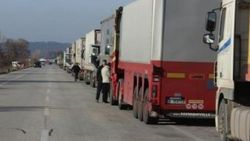 Kapıkule’de 13 kilometre tır kuyruğu