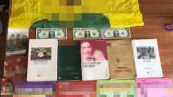 Van'da teröristlerin evinde FETÖ izleri