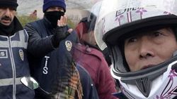 Çinli turist ile polis arasında güldüren diyalog