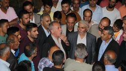 Hakkari'de belde belediye başkanının evine saldırı