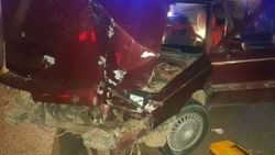 Manisa'da TIR otomobile çarptı: 8 yaralı