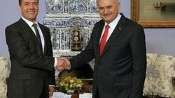 Başbakan Yıldırım Medvedev'le görüştü
