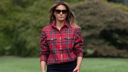 ABD'de First Lady'nin gömleği tartışılıyor
