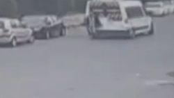 Öğrenci servisi yayayı ezdi