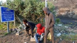 Calais'te duş kabinleri şehir dışına taşınıyor