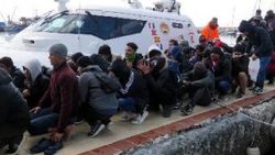 Ayvacık'ta denizde 54 kaçak yakalandı
