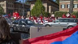 Washington'da Türkler ve Ermeniler karşılıklı gösteri yaptı