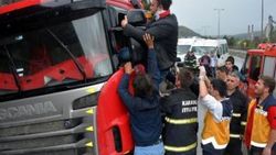 Karabük'te minibüs TIR'a çarptı: 5 yaralı
